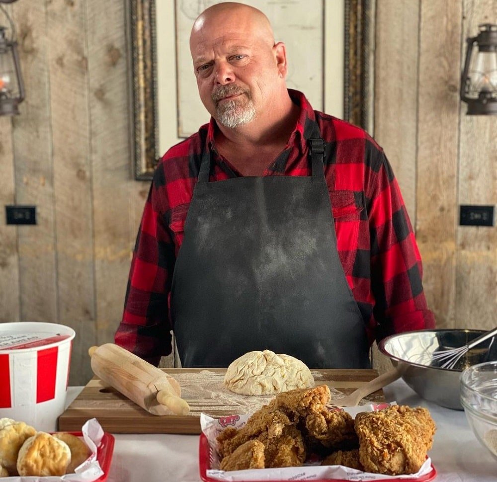 Image of Rick Harrison while filming a show.